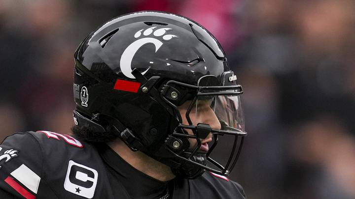 Cincinnati Bearcats quarterback Brendan Sorsby Cincinnati Bearcats quarterback Brendan Sorsby