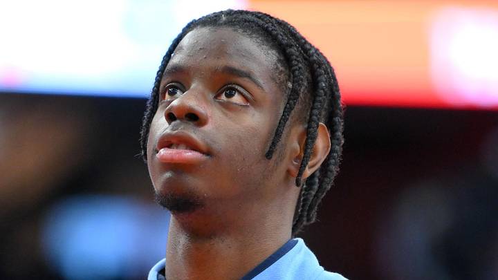 Feb 21, 2026; Syracuse, New York, USA; North Carolina Tar Heels forward Caleb Wilson (8) looks on prior to the game against the Syracuse Orange at the JMA Wireless Dome. Mandatory Credit: Rich Barnes-Imagn Images Feb 21, 2026; Syracuse, New York, USA; North Carolina Tar Heels forward Caleb Wilson (8) looks on prior to the game against the Syracuse Orange at the JMA Wireless Dome. Mandatory Credit: Rich Barnes-Imagn Images