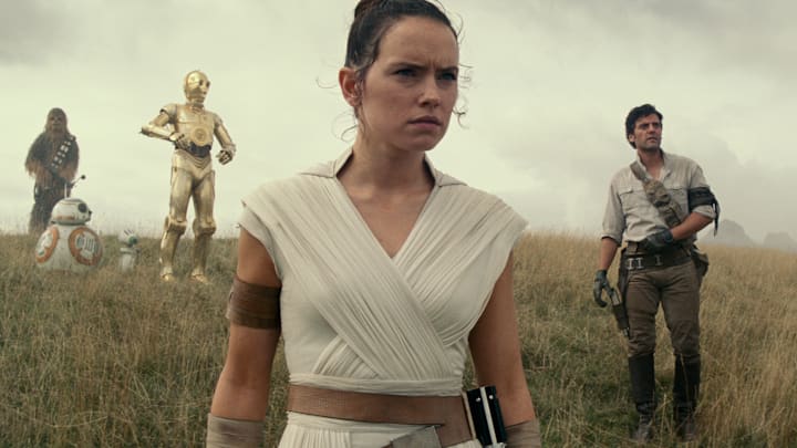 (Left to right( Chewbacca (Joonas Suotamo), BB-8, D-O, Rey (Daisy Ridley), Poe Dameron (Oscar Isaac) and Finn (John Boyega) in STAR WARS: EPISODE IX