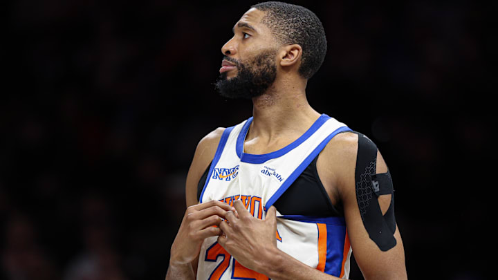 Knicks guard Mikal Bridges looks toward the court.