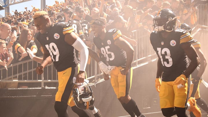 Sep 26, 2021; Pittsburgh, Pennsylvania, USA;  Pittsburgh Steelers wide receivers JuJu Smith-Schuster (19) and Eric Ebron (85) and James Washington (13) exit the tunnel before playing the Cincinnati Bengals at Heinz Field. Mandatory Credit: Philip G. Pavely-USA TODAY Sports