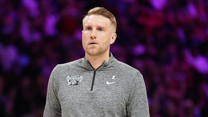 Feb 21, 2026; Miami, Florida, USA;  Memphis Grizzlies head coach Tuomas Iisalo calls a timeout during the first half against the Miami Heat at Kaseya Center. Mandatory Credit: Jim Rassol-Imagn Images