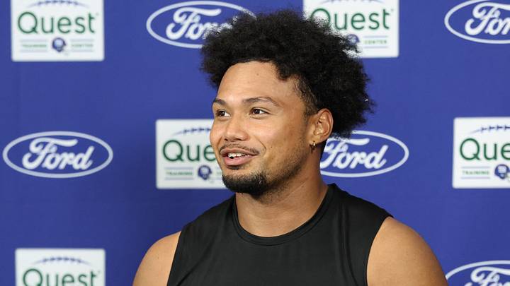New York Giants linebacker Darius Muasau