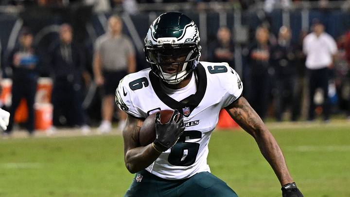 Philadelphia Eagles wide receiver DeVonta Smith (6) runs with the ball during the second half against the Chicago Bears at Soldier Field. Mandatory Credit: Matt Marton-Imagn Images Philadelphia Eagles wide receiver DeVonta Smith (6) runs with the ball during the second half against the Chicago Bears at Soldier Field. Mandatory Credit: Matt Marton-Imagn Images