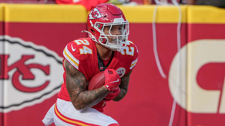 Sep 15, 2024; Kansas City, Missouri, USA; Kansas City Chiefs wide receiver Skyy Moore (24) catches a kick against the Cincinnati Bengals during the game at GEHA Field at Arrowhead Stadium. Mandatory Credit: Denny Medley-Imagn Images Sep 15, 2024; Kansas City, Missouri, USA; Kansas City Chiefs wide receiver Skyy Moore (24) catches a kick against the Cincinnati Bengals during the game at GEHA Field at Arrowhead Stadium. Mandatory Credit: Denny Medley-Imagn Images