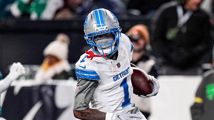 Detroit Lions wide receiver Jameson Williams (1) scores a touchdown against Philadelphia Eagles 