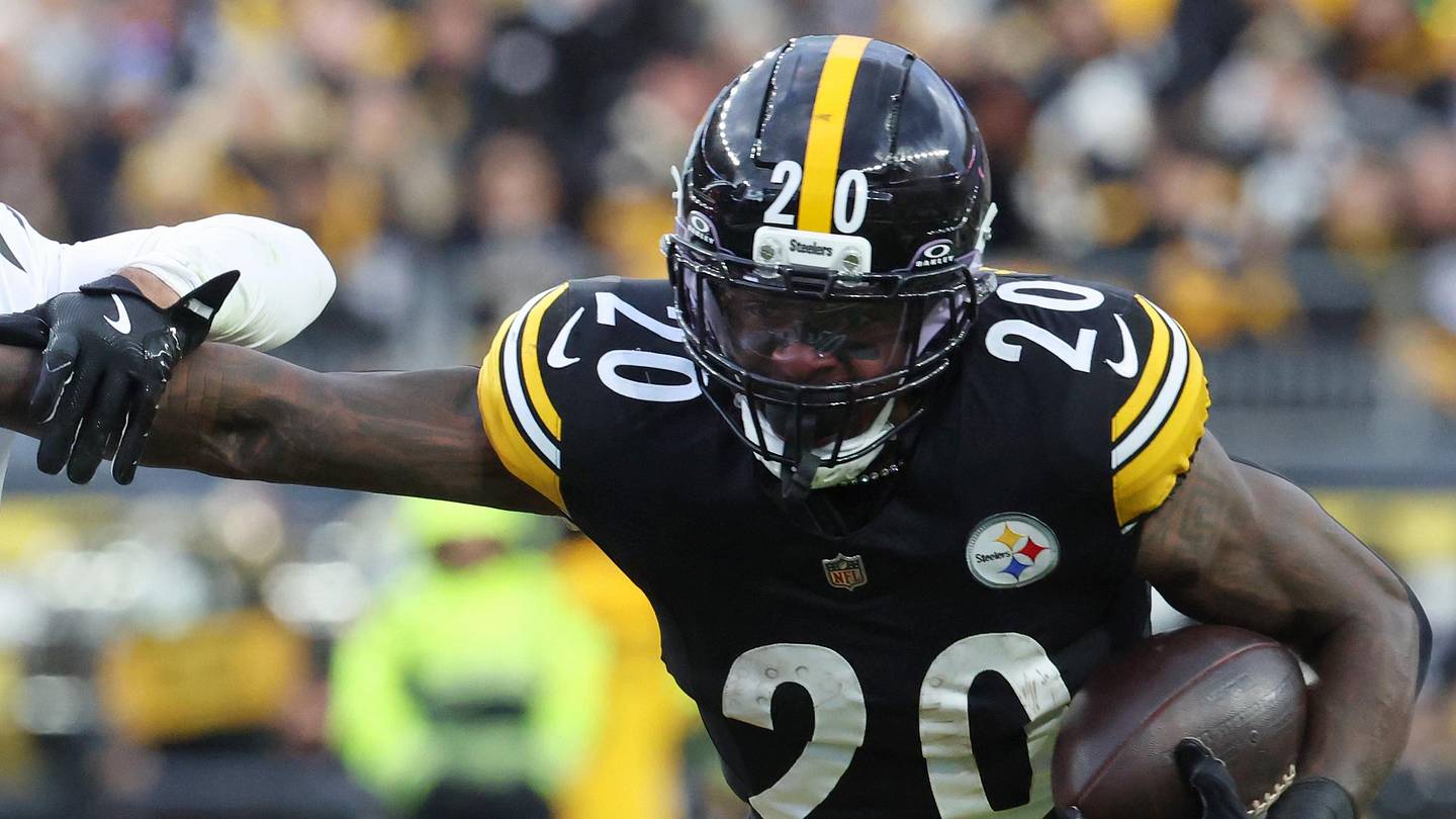 Three Players on Roster Bubble Heading Into Steelers Minicamp