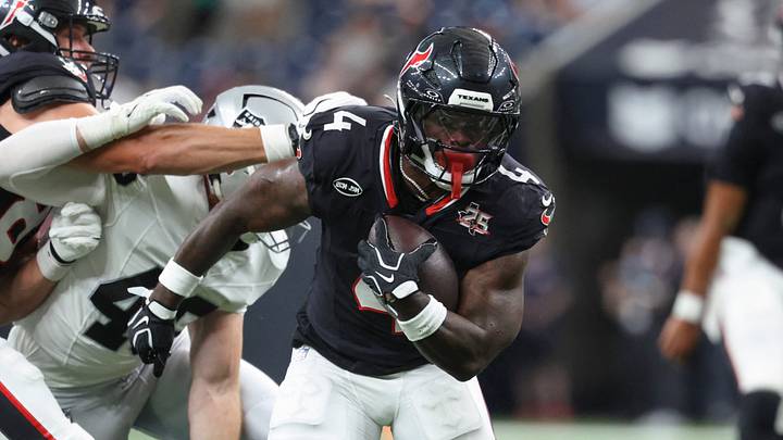 Houston Texans running back Woody Marks (4) Houston Texans running back Woody Marks (4)
