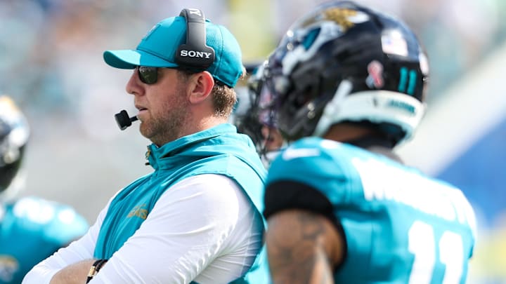 Sep 7, 2025; Jacksonville, Florida, USA; Jacksonville Jaguars head coach Liam Coen stands on the sidelines during the second half of a game against the Carolina Panthers at EverBank Stadium. Mandatory Credit: Morgan Tencza-Imagn Images Sep 7, 2025; Jacksonville, Florida, USA; Jacksonville Jaguars head coach Liam Coen stands on the sidelines during the second half of a game against the Carolina Panthers at EverBank Stadium. Mandatory Credit: Morgan Tencza-Imagn Images
