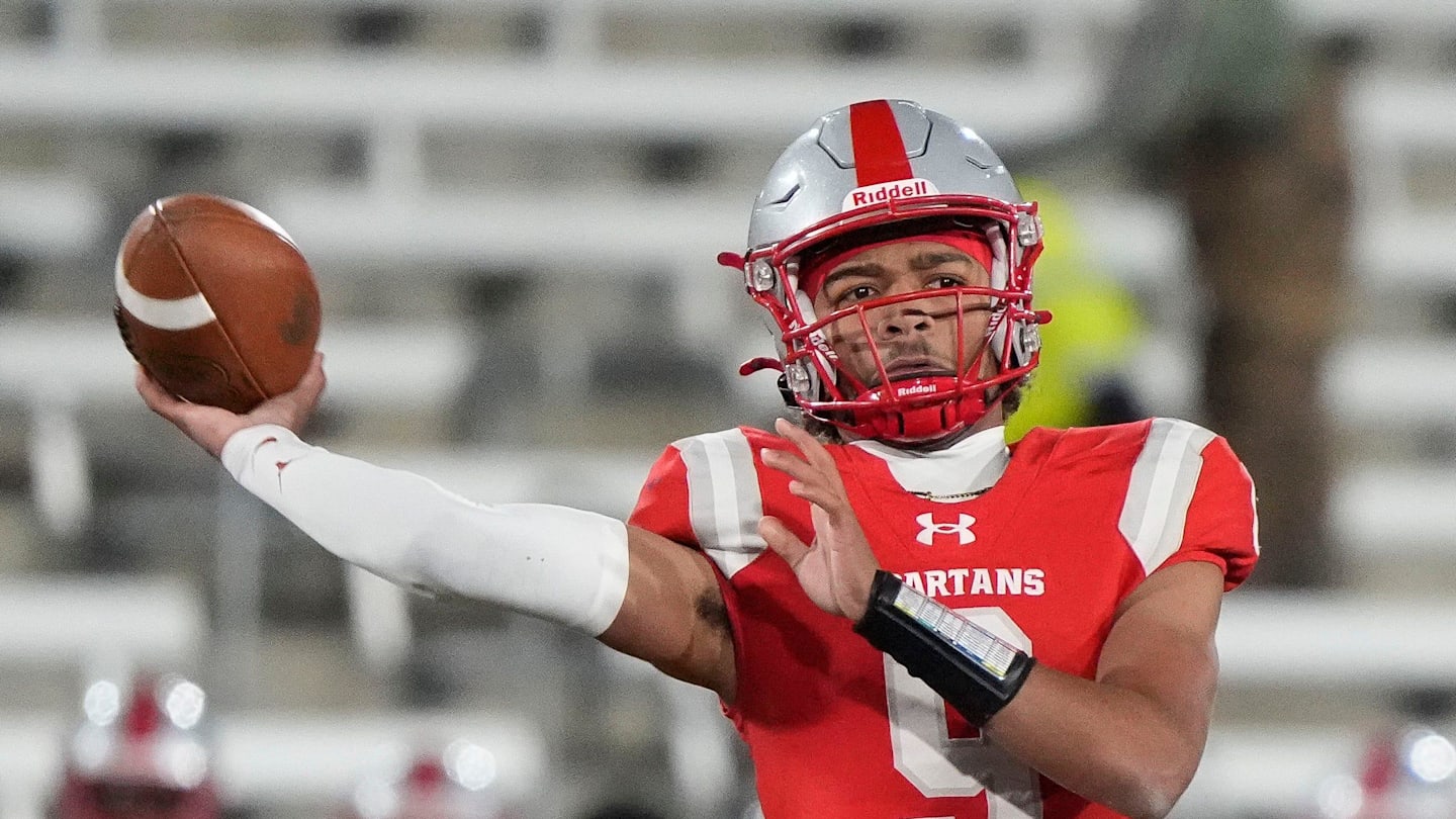 KJ Lacey Is the Clear Answer at Backup QB for the Texas Longhorns