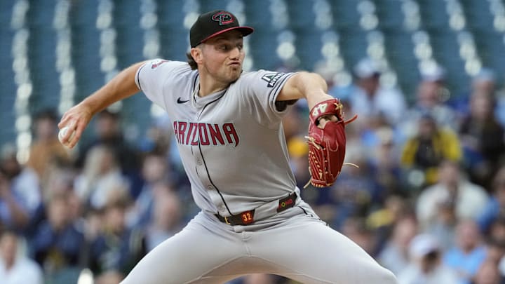 Aug 26, 2025; Milwaukee, Wisconsin, USA; Arizona Diamondbacks pitcher Brandon Pfaadt (32) throws a pitch during the first inning against the Milwaukee Brewers at American Family Field. Mandatory Credit: Jeff Hanisch-Imagn Images Aug 26, 2025; Milwaukee, Wisconsin, USA; Arizona Diamondbacks pitcher Brandon Pfaadt (32) throws a pitch during the first inning against the Milwaukee Brewers at American Family Field. Mandatory Credit: Jeff Hanisch-Imagn Images