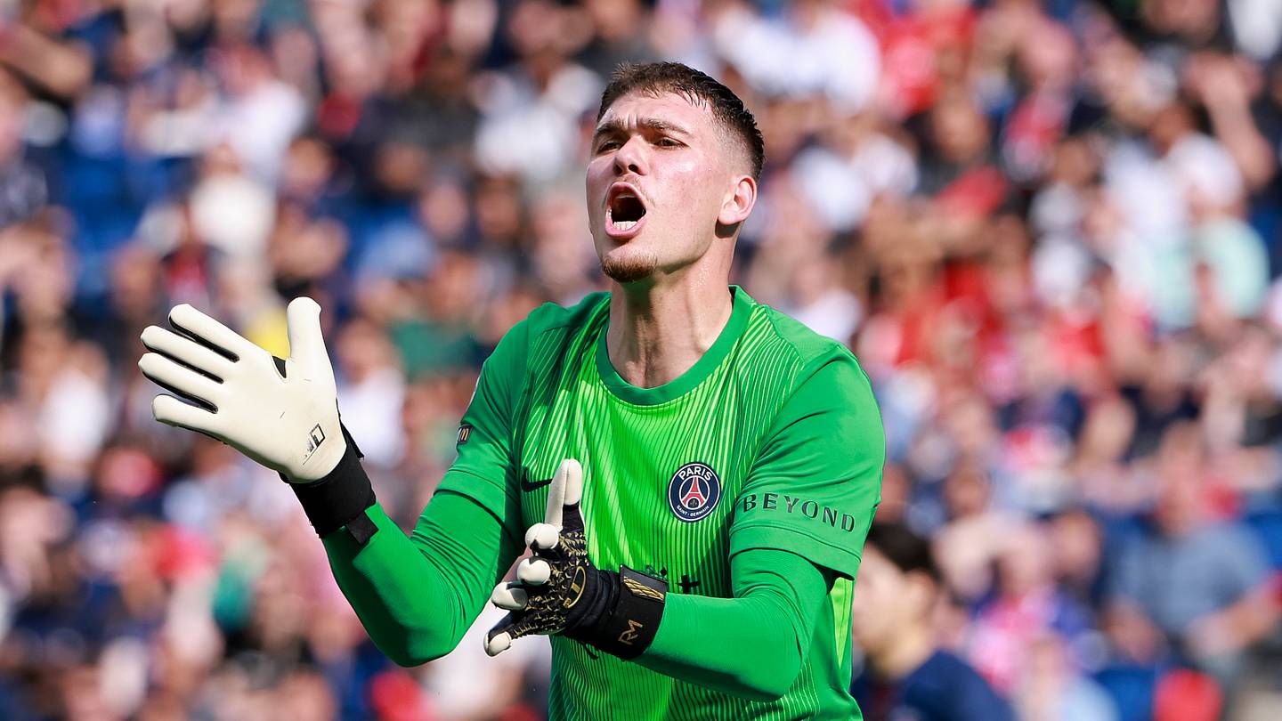 PSG - Lorient (2-2) :"Globalement, il s'en sort bien", la première de Renato Marin à la loupe