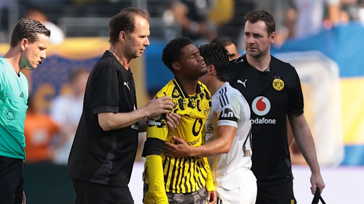 Julien Duranville verletzte sich bei der Klub-WM gegen Real Madrid Julien Duranville verletzte sich bei der Klub-WM gegen Real Madrid