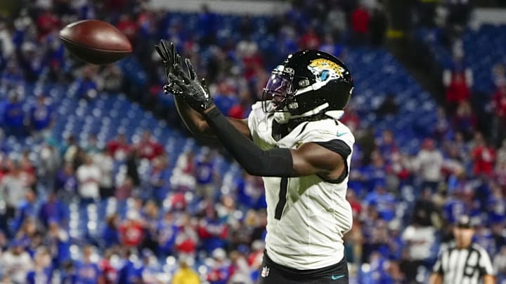 Sep 23, 2024; Orchard Park, New York, USA; Jacksonville Jaguars wide receiver Brian Thomas Jr. (7) makes a catch against the Buffalo Bills during the second half at Highmark Stadium. Mandatory Credit: Gregory Fisher-Imagn Images Sep 23, 2024; Orchard Park, New York, USA; Jacksonville Jaguars wide receiver Brian Thomas Jr. (7) makes a catch against the Buffalo Bills during the second half at Highmark Stadium. Mandatory Credit: Gregory Fisher-Imagn Images