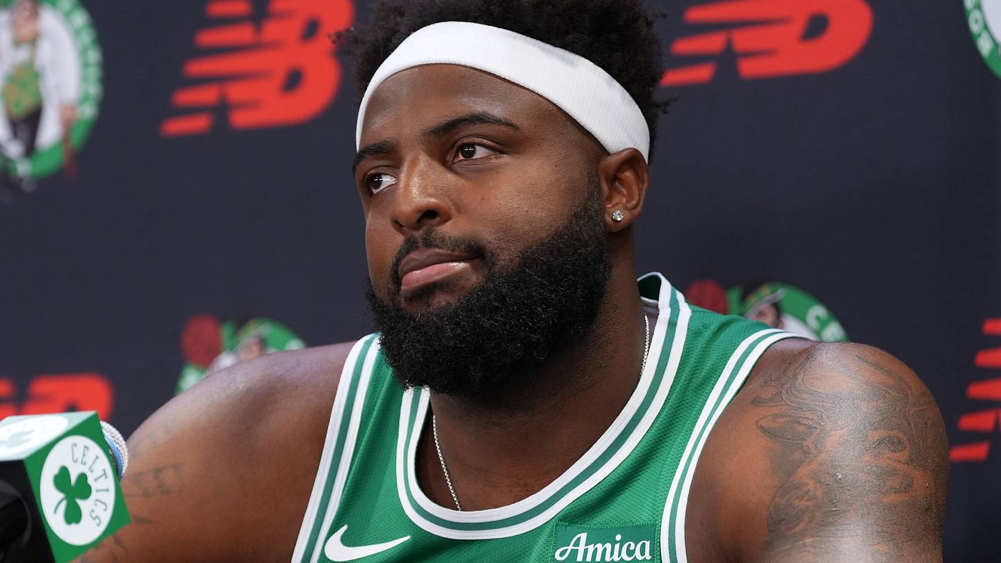 Mitchell Robinson's first impression with Celtics has been alarmingly disappointing
