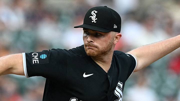 Aug 14, 2026; Detroit, Michigan, USA; Chicago White Sox starting pitcher Sean Newcomb (15) throws a pitch against the Detroit Tigers in the first inning at Comerica Park. Mandatory Credit: Lon Horwedel-Imagn Images Aug 14, 2026; Detroit, Michigan, USA; Chicago White Sox starting pitcher Sean Newcomb (15) throws a pitch against the Detroit Tigers in the first inning at Comerica Park. Mandatory Credit: Lon Horwedel-Imagn Images