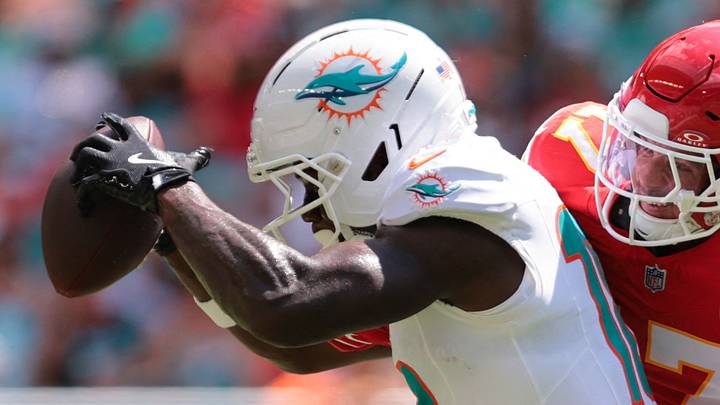 Miami Dolphins wide receiver Chris Bell Miami Dolphins wide receiver Chris Bell