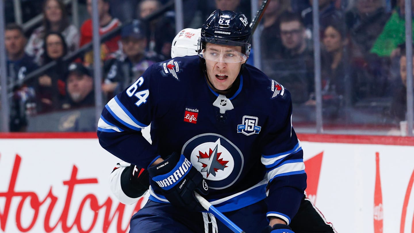 Sabres, Jets Strike Late-Night Defenseman Trade