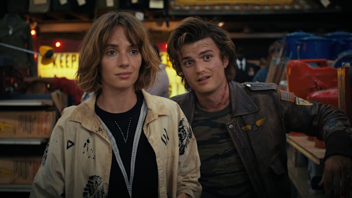 STRANGER THINGS. (L to R) Maya Hawke as Robin Buckley and Joe Keery as Steve Harrington in STRANGER THINGS. Cr. Courtesy of Netflix © 2022