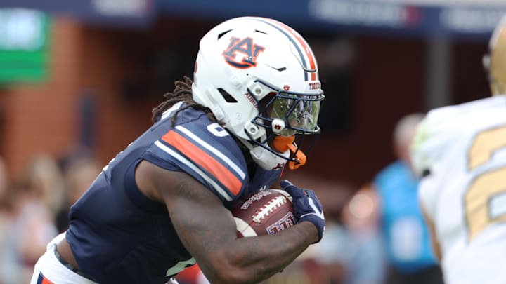 Auburn Tigers running back Damari Alston averaged 5.3 yards per carry in 2024. 