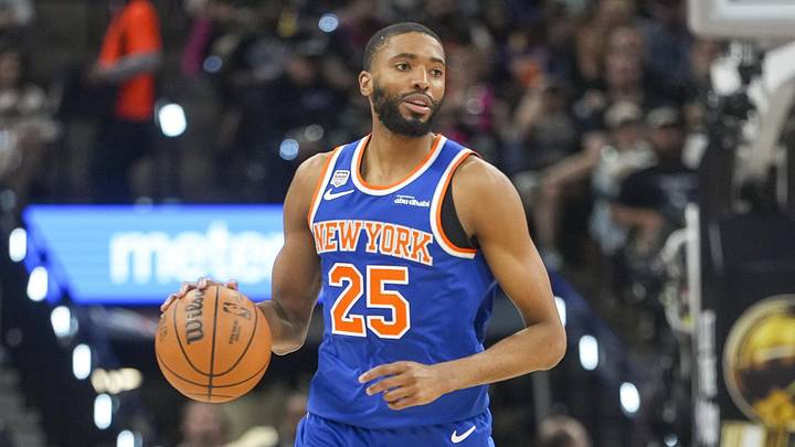 Jun 5, 2026; San Antonio, Texas, USA; New York Knicks guard Mikal Bridges (25) brings the ball up court against the San Antonio Spurs in the second quarter during game two of the 2026 NBA Finals at Frost Bank Center. Mandatory Credit: Scott Wachter-Imagn Images