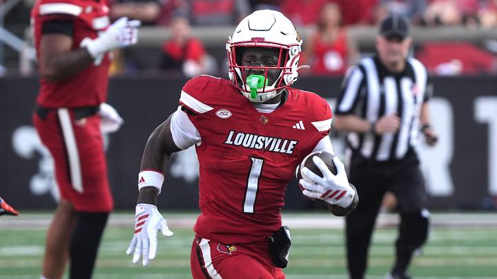 Louisville’s Isaac Brown runs the ball against Virginia at L&N Stadium Saturday.
Oct. 4, 2025 Louisville’s Isaac Brown runs the ball against Virginia at L&N Stadium Saturday.
Oct. 4, 2025