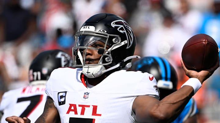 Atlanta Falcons quarterback Michael Penix Jr. passes the ball in the third quarter at Bank of America Stadium. Atlanta Falcons quarterback Michael Penix Jr. passes the ball in the third quarter at Bank of America Stadium.