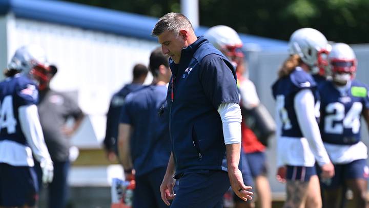 Jun 10, 2026; Foxborough, MA, USA; New England Patriots head coach Mike Vrabel walks between offensive and defensive units during minicamp at Gillette Stadium. Mandatory Credit: Eric Canha-Imagn Images Jun 10, 2026; Foxborough, MA, USA; New England Patriots head coach Mike Vrabel walks between offensive and defensive units during minicamp at Gillette Stadium. Mandatory Credit: Eric Canha-Imagn Images