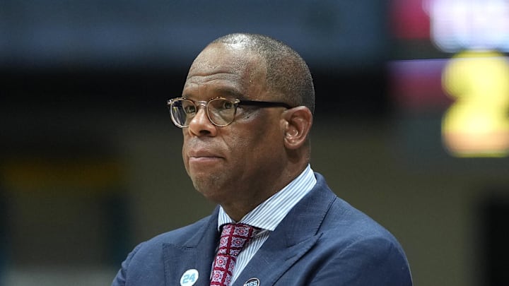Jan 17, 2026; Berkeley, California, USA; North Carolina Tar Heels head coach Hubert Davis during the second half against the California Golden Bears at Haas Pavilion. Mandatory Credit: Darren Yamashita-Imagn Images