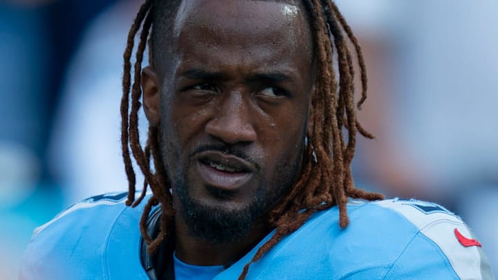 Tennessee Titans cornerback L'Jarius Sneed on the sidelines