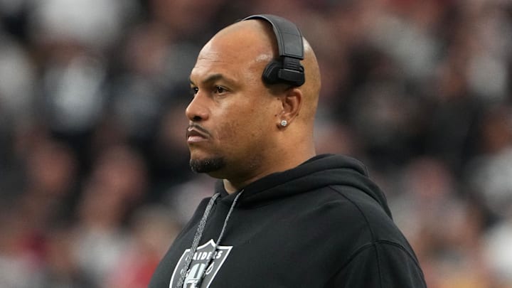 Oct 27, 2024; Paradise, Nevada, USA; Las Vegas Raiders coach Antonio Pierce reacts against the Kansas City Chiefs in the first half at Allegiant Stadium. Mandatory Credit: Kirby Lee-Imagn Images Oct 27, 2024; Paradise, Nevada, USA; Las Vegas Raiders coach Antonio Pierce reacts against the Kansas City Chiefs in the first half at Allegiant Stadium. Mandatory Credit: Kirby Lee-Imagn Images