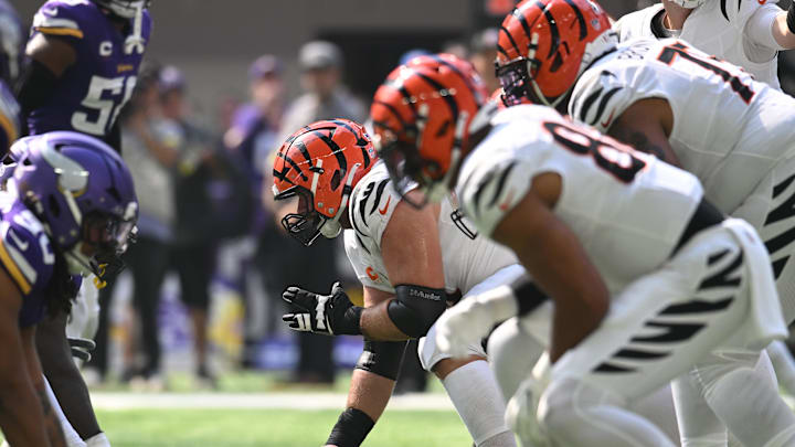 Sep 21, 2025; Minneapolis, Minnesota, USA; A view the line of scrimmage of the Cincinnati Bengals offense and Minnesota Vikings defense during the first half at U.S. Bank Stadium. Mandatory Credit: Jeffrey Becker-Imagn Images