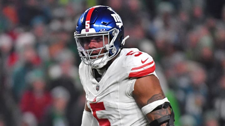 Dec 25, 2023; Philadelphia, Pennsylvania, USA; New York Giants linebacker Kayvon Thibodeaux (5) against the Philadelphia Eagles at Lincoln Financial Field. Mandatory Credit: Eric Hartline-Imagn Images