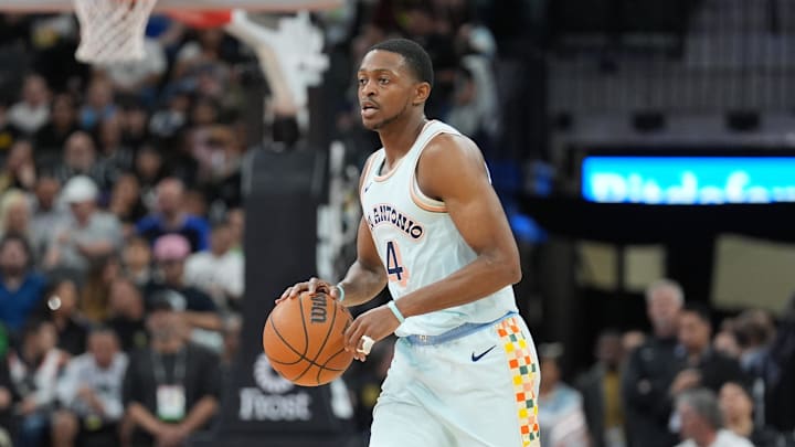 Mar 12, 2025; San Antonio, Texas, USA; San Antonio Spurs guard De'Aaron Fox (4) dribbles up the court in the first half against the Dallas Mavericks at Frost Bank Center. Mandatory Credit: Daniel Dunn-Imagn Images Mar 12, 2025; San Antonio, Texas, USA; San Antonio Spurs guard De'Aaron Fox (4) dribbles up the court in the first half against the Dallas Mavericks at Frost Bank Center. Mandatory Credit: Daniel Dunn-Imagn Images