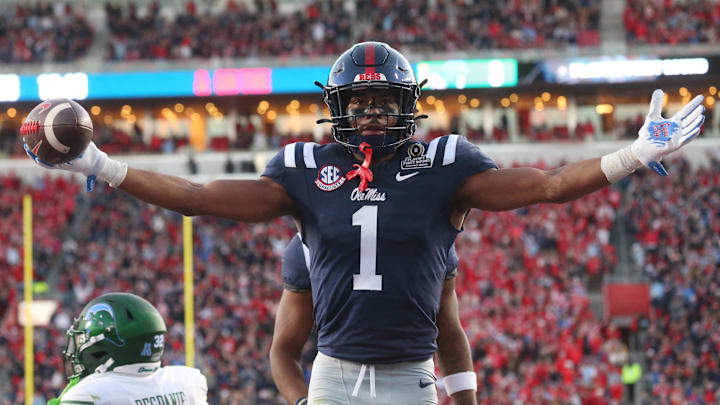 Mississippi Rebels wide receiver De'Zhaun Stribling (1)