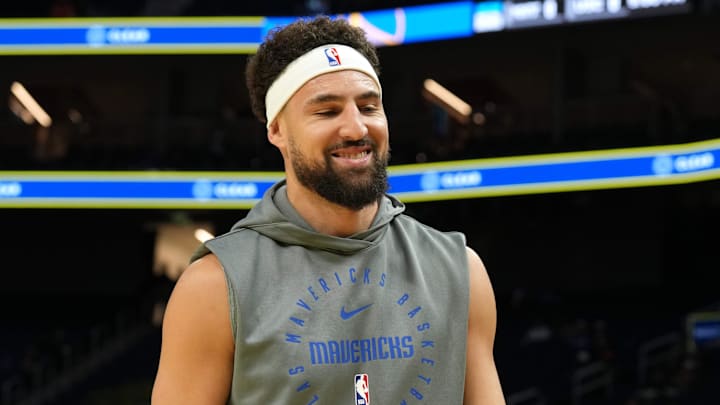 Dec 15, 2024; San Francisco, California, USA; Dallas Mavericks guard Klay Thompson (31) reacts as fans cheer before the game against the Golden State Warriors at Chase Center. Mandatory Credit: Darren Yamashita-Imagn Images Dec 15, 2024; San Francisco, California, USA; Dallas Mavericks guard Klay Thompson (31) reacts as fans cheer before the game against the Golden State Warriors at Chase Center. Mandatory Credit: Darren Yamashita-Imagn Images