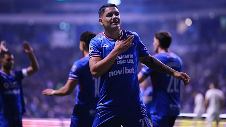 El Toro Fernández aplicó la 'Ley del Ex' a los Pumas. El Toro Fernández aplicó la 'Ley del Ex' a los Pumas.