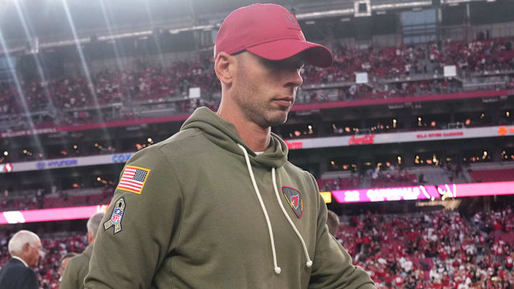 Arizona Cardinals head coach Jonathan Gannon walks off the field after their 41-22 loss to the San Francisco 49ers at State Farm Stadium in Glendale on Nov. 16, 2025.