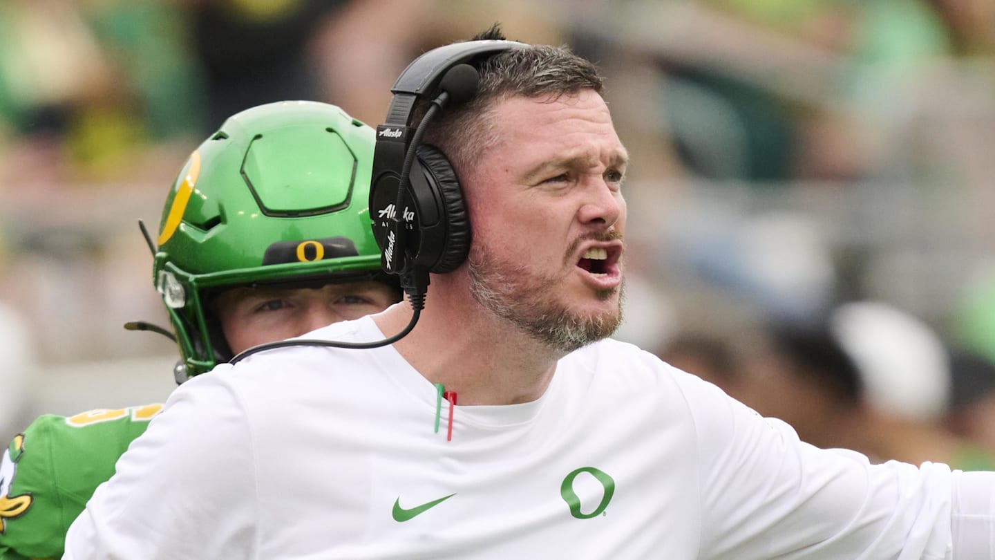 Oregon Targeting Four-Star Quarterback Recruit Out of Southern California