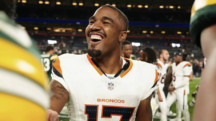 Denver Broncos WR Jaylen Waddle