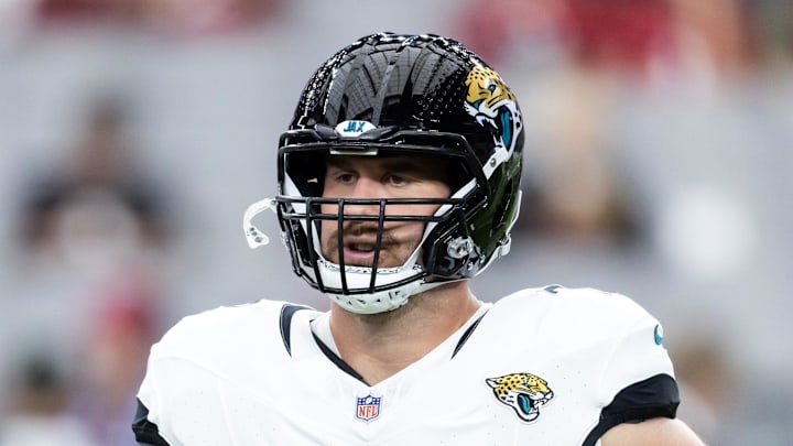 Nov 23, 2025; Glendale, Arizona, USA; Jacksonville Jaguars offensive lineman Walker Little (72) against the Arizona Cardinals at State Farm Stadium. Mandatory Credit: Mark J. Rebilas-Imagn Images
