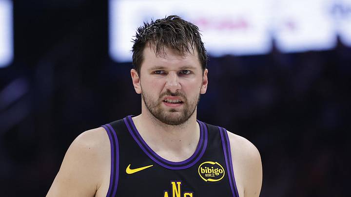  Los Angeles Lakers guard Luka Doncic (77) 