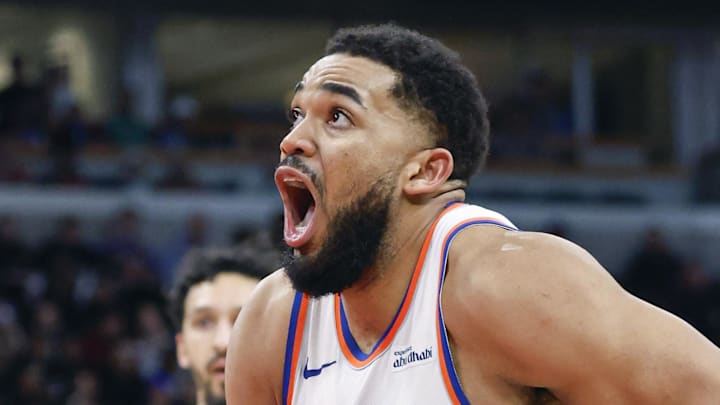 Feb 22, 2026; Chicago, Illinois, USA; New York Knicks center Karl-Anthony Towns (32) drives to the basket tagainst the Chicago Bulls during the second half at United Center. Mandatory Credit: Kamil Krzaczynski-Imagn Images