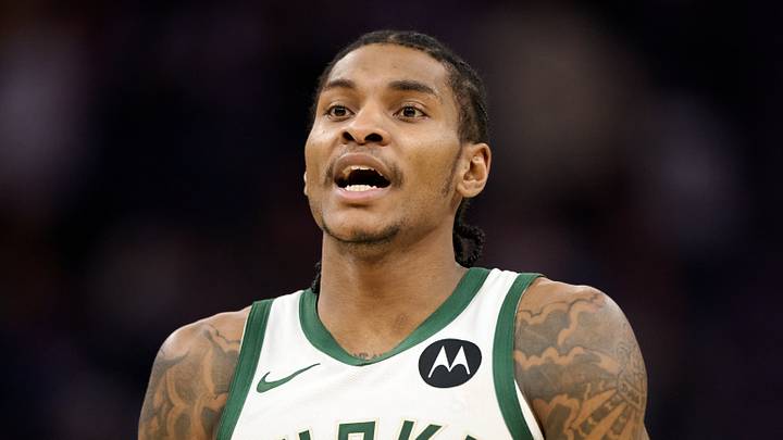Milwaukee Bucks guard Kevin Porter Jr. (7) looks on against the Golden State Warriors during the third quarter at Chase Center on January 7, 2026.