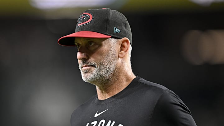Aug 11, 2025; Arlington, Texas, USA; Arizona Diamondbacks manager Torey Lovullo (17) walks back to the dugout during the sixth inning against the Texas Rangers at Globe Life Field. Mandatory Credit: Jerome Miron-Imagn Images Aug 11, 2025; Arlington, Texas, USA; Arizona Diamondbacks manager Torey Lovullo (17) walks back to the dugout during the sixth inning against the Texas Rangers at Globe Life Field. Mandatory Credit: Jerome Miron-Imagn Images