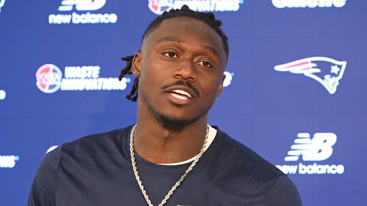 New England Patriots wide receiver A.J. Brown (1).