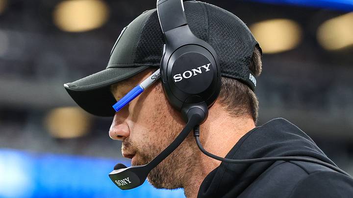 Aug 27, 2026; Paradise, Nevada, USA; Las Vegas Raiders head coach Klint Kubiak calls a play against the San Francisco 49ers during the first half at Allegiant Stadium. Mandatory Credit: Christopher Trim-Imagn Images Aug 27, 2026; Paradise, Nevada, USA; Las Vegas Raiders head coach Klint Kubiak calls a play against the San Francisco 49ers during the first half at Allegiant Stadium. Mandatory Credit: Christopher Trim-Imagn Images