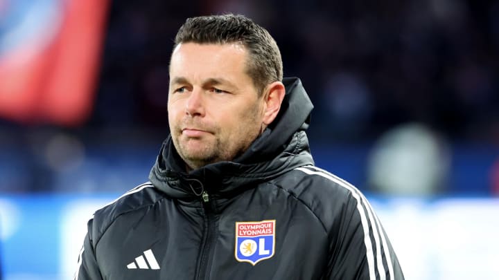 Pierre Sage aurait besoin de réduire son effectif. Pierre Sage aurait besoin de réduire son effectif.