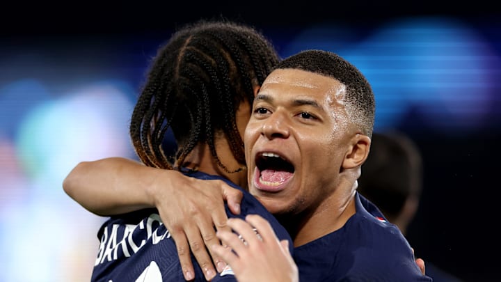 Le PSG a fait tomber la Real Sociedad. Le PSG a fait tomber la Real Sociedad.