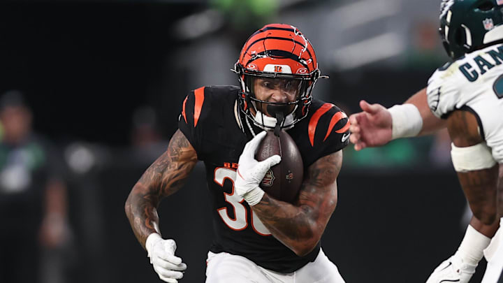 Aug 7, 2025; Philadelphia, Pennsylvania, USA; Cincinnati Bengals running back Chase Brown (30) runs with the ball against the Philadelphia Eagles during the first quarter at Lincoln Financial Field. Mandatory Credit: Bill Streicher-Imagn Images Aug 7, 2025; Philadelphia, Pennsylvania, USA; Cincinnati Bengals running back Chase Brown (30) runs with the ball against the Philadelphia Eagles during the first quarter at Lincoln Financial Field. Mandatory Credit: Bill Streicher-Imagn Images